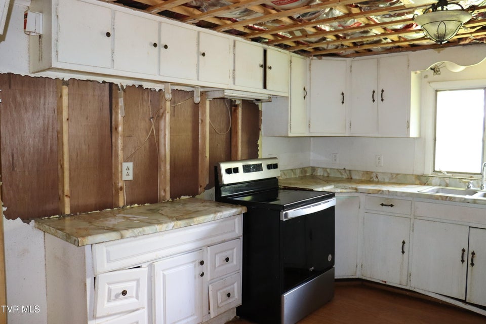 Photo #17: 406 Prospect Avenue