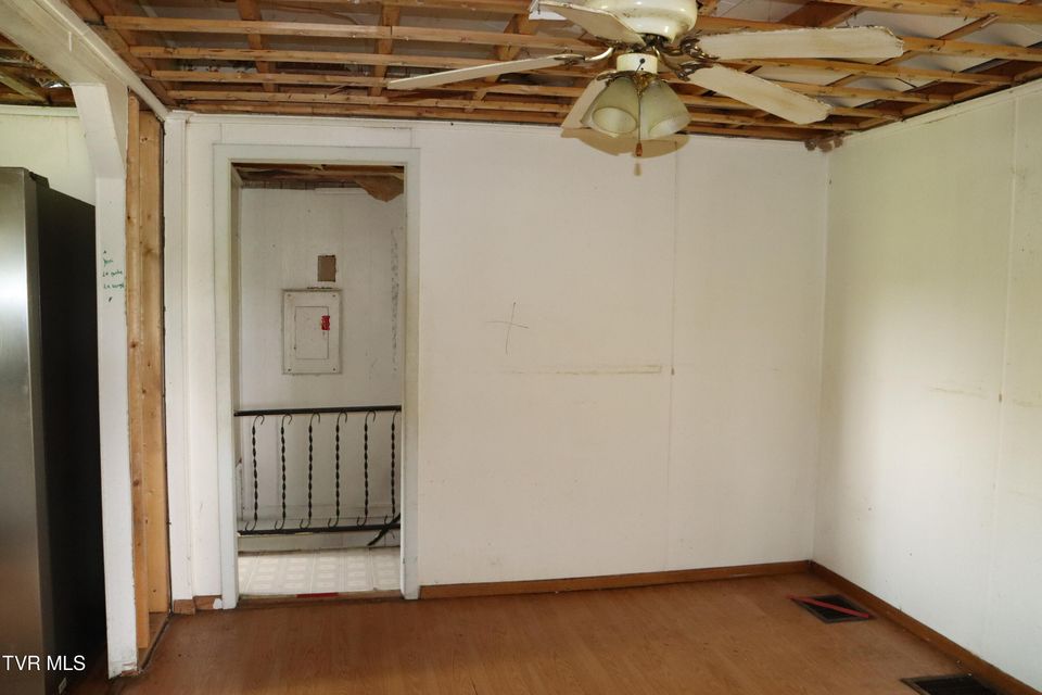 Photo #18: 406 Prospect Avenue