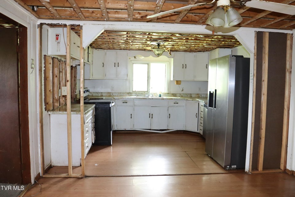 Photo #15: 406 Prospect Avenue