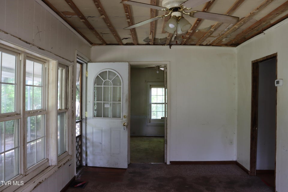 Photo #11: 406 Prospect Avenue