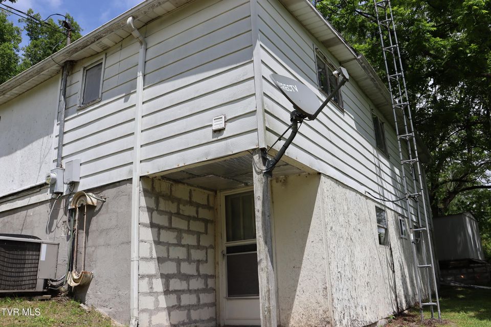Photo #9: 406 Prospect Avenue