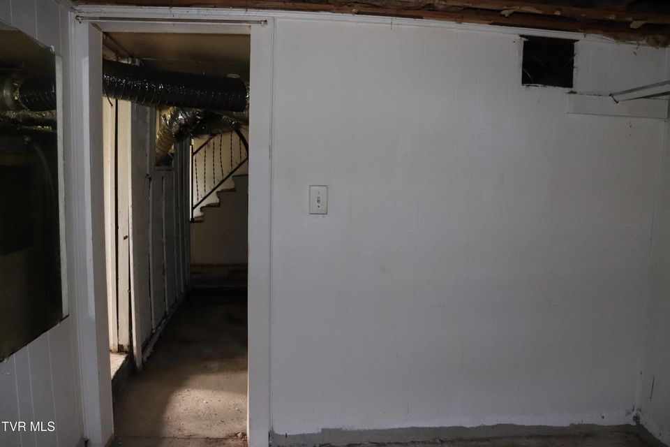 Photo #31: 406 Prospect Avenue