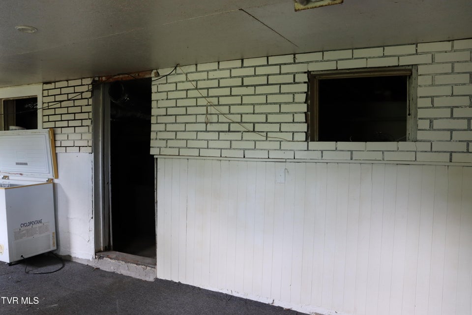 Photo #34: 406 Prospect Avenue