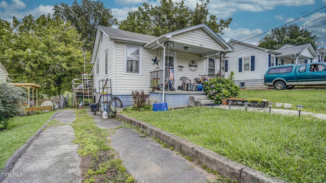 Photo #3: 105 York Drive