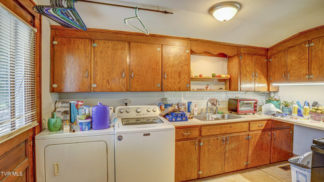 Photo #17: 105 York Drive