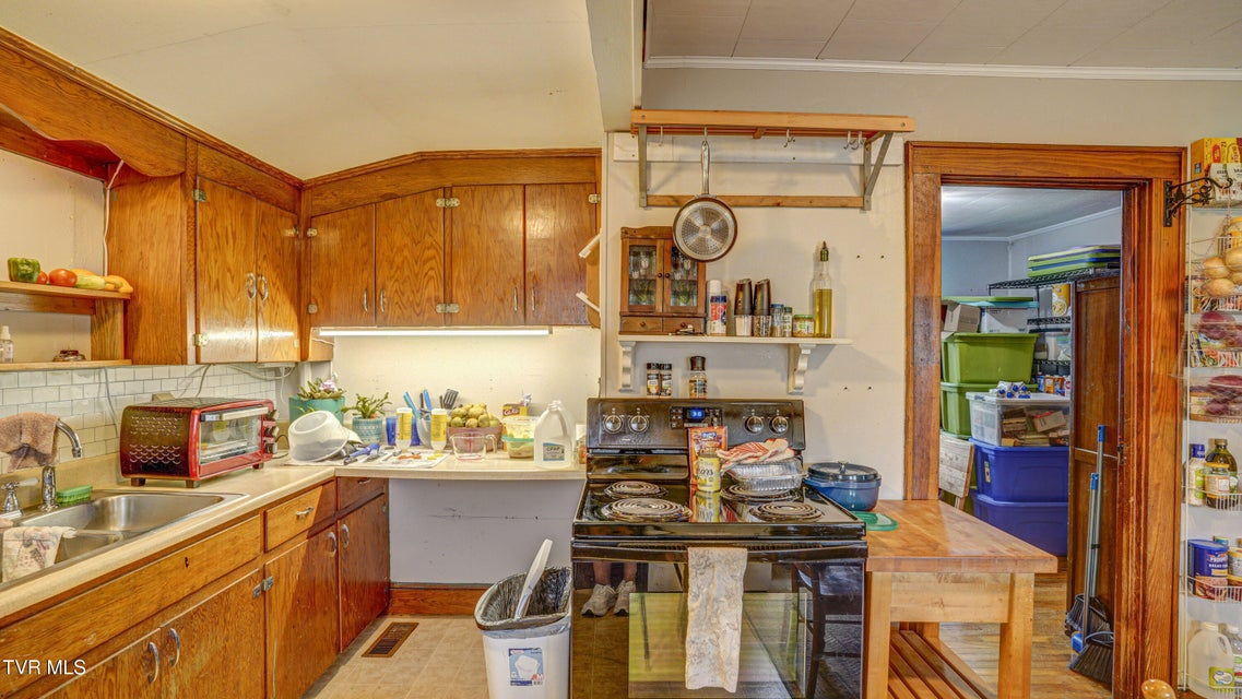 Photo #18: 105 York Drive