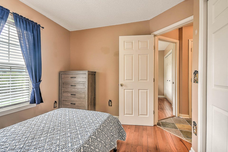 Photo #31: 1017 Barber Road