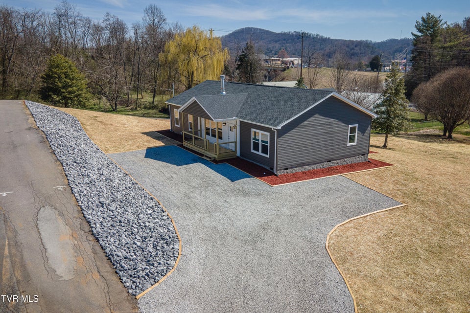 Photo #2: 210 Klepper Lane