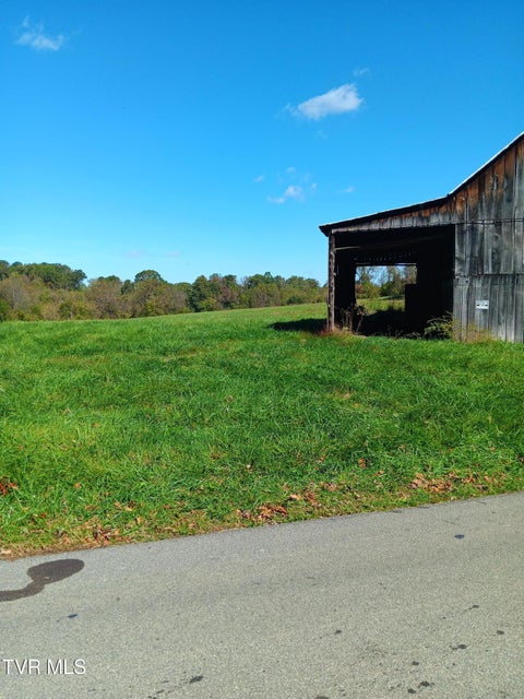 Photo #3: 98 Lake Meadow Drive