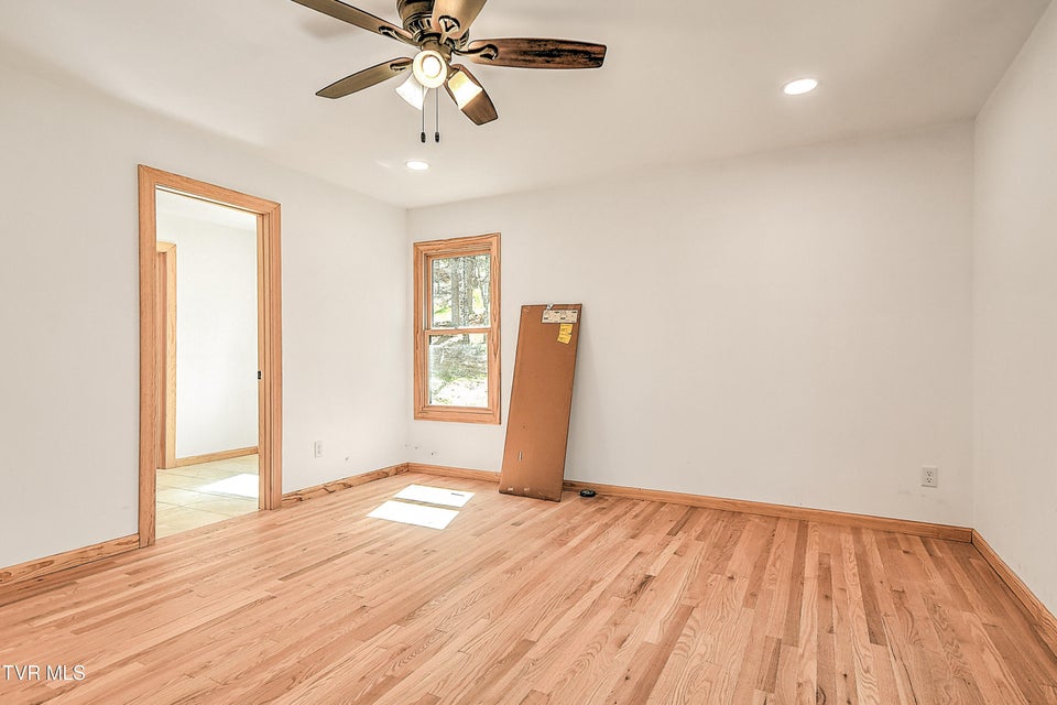 Photo #25: 512 Norris Rd ( Bridle Path) Road