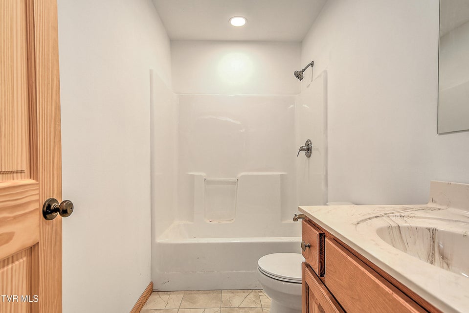 Photo #27: 512 Norris Rd ( Bridle Path) Road