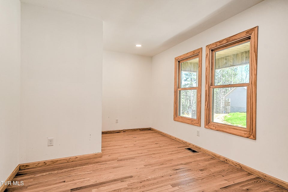 Photo #31: 512 Norris Rd ( Bridle Path) Road