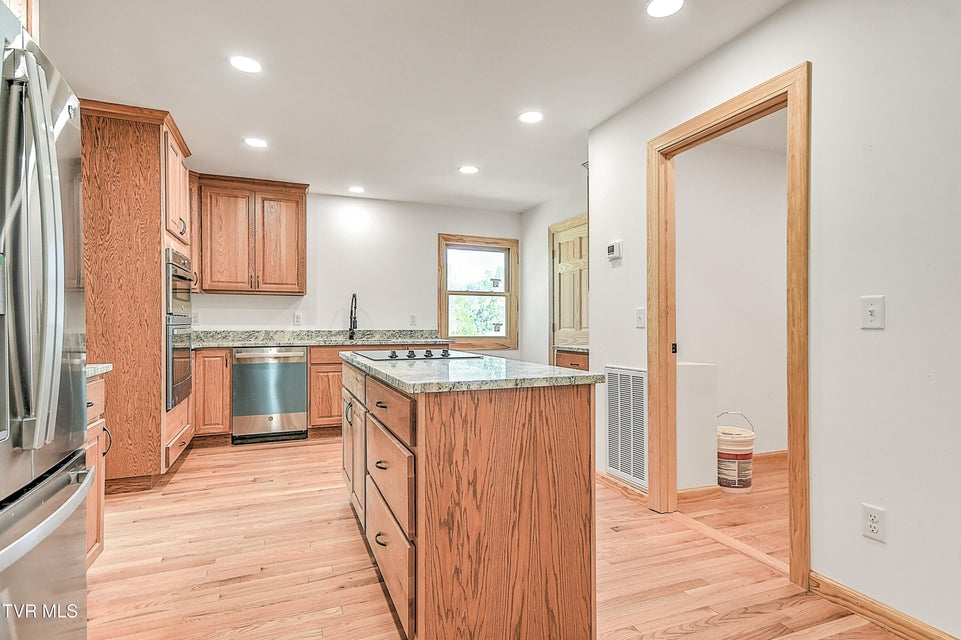 Photo #38: 512 Norris Rd ( Bridle Path) Road