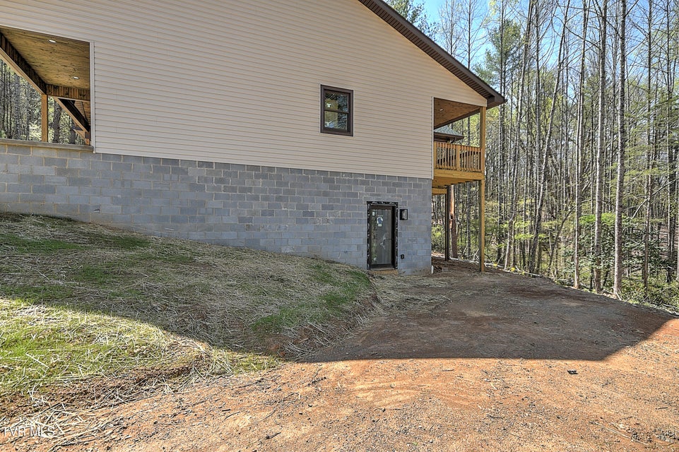 Photo #7: 512 Norris Rd ( Bridle Path) Road