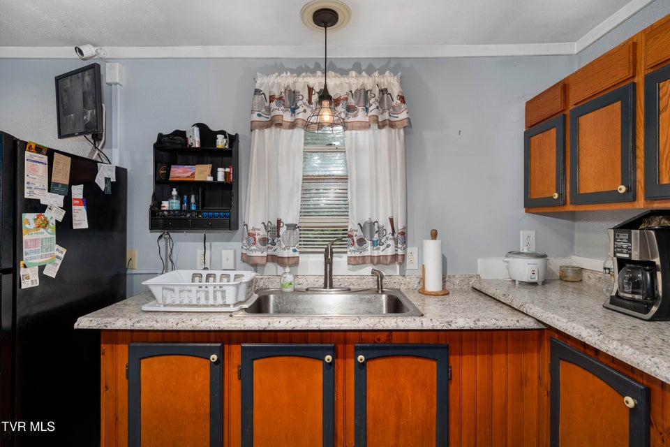 Photo #14: 2121 Shingletown Road