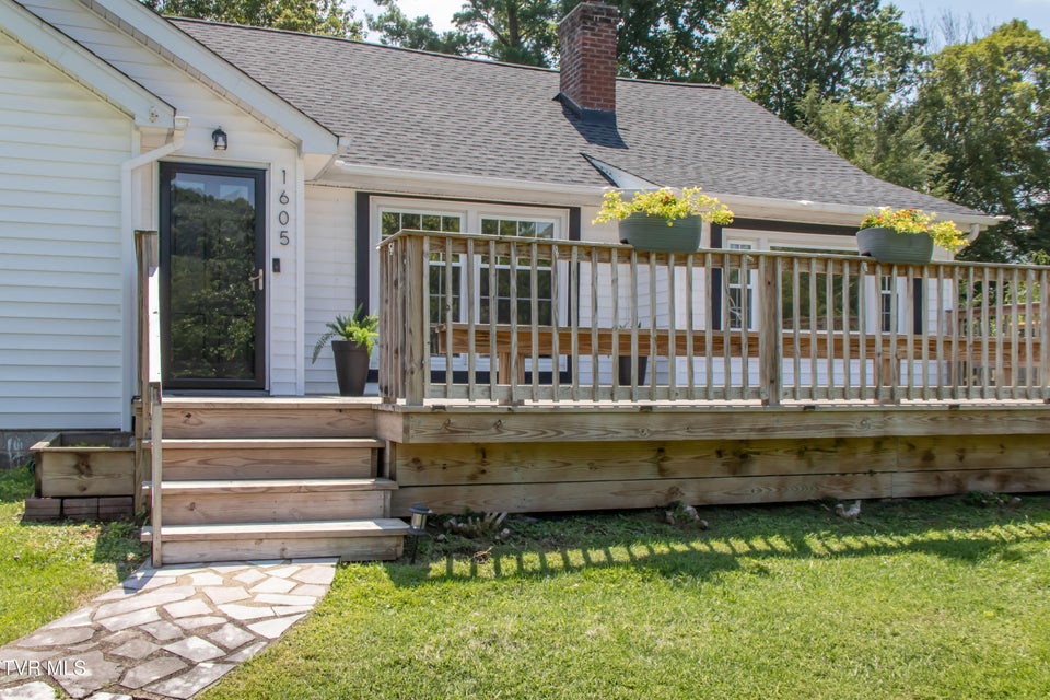 Photo #66: 1605 Overhill Road