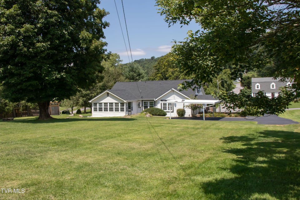 Photo #4: 1605 Overhill Road