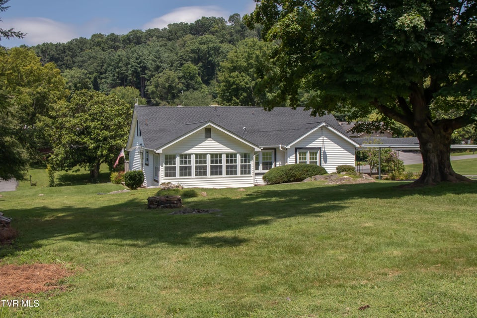 Photo #53: 1605 Overhill Road