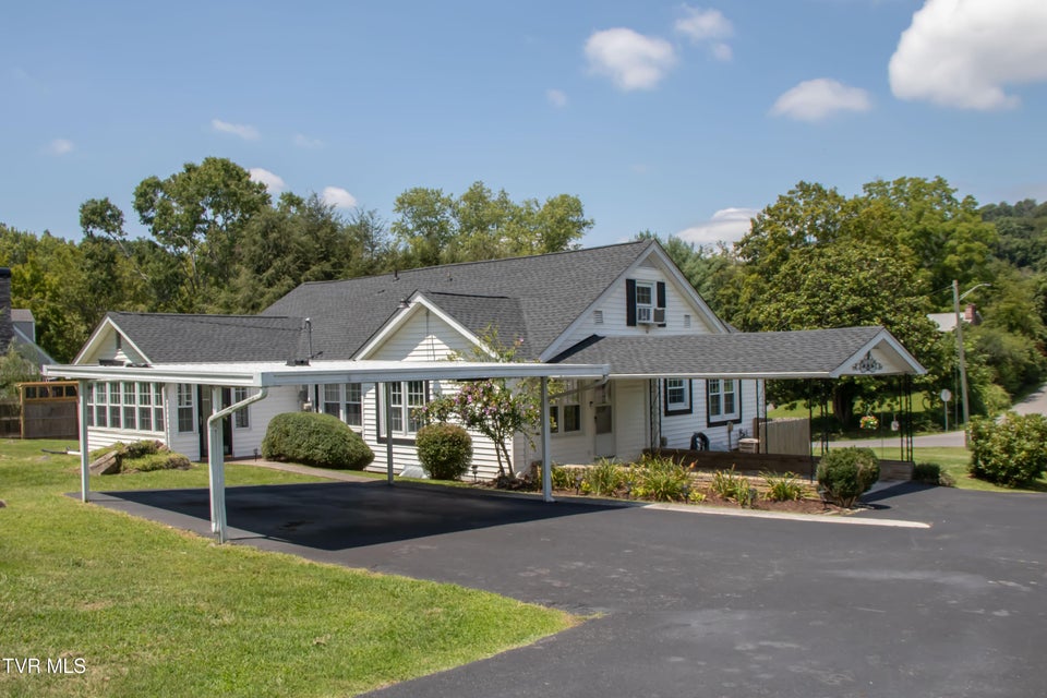 Photo #3: 1605 Overhill Road