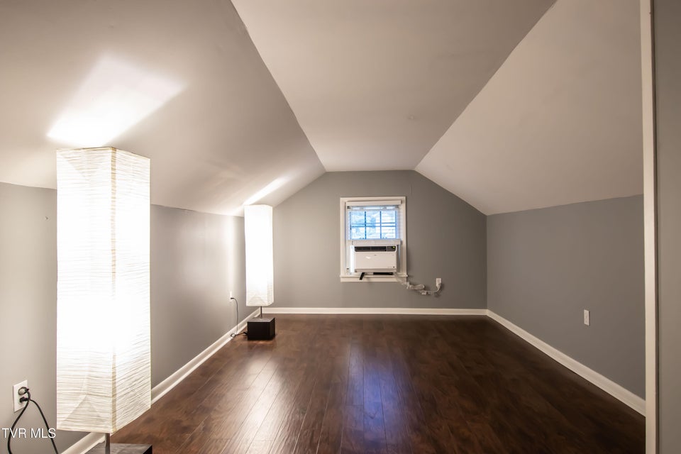 Photo #38: 1605 Overhill Road