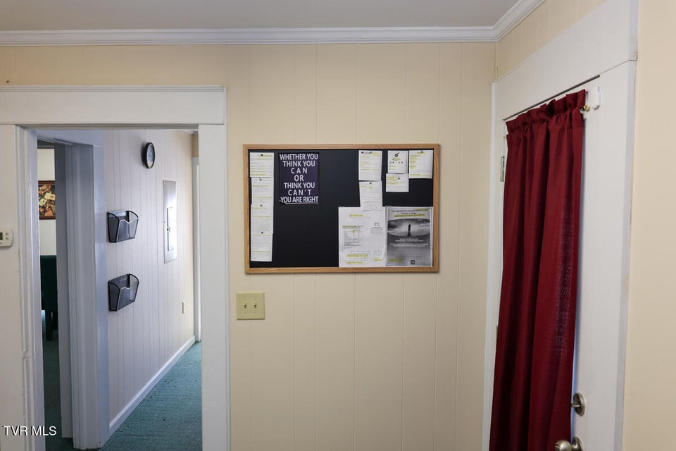 Photo #11: 1616 Blountville Boulevard
