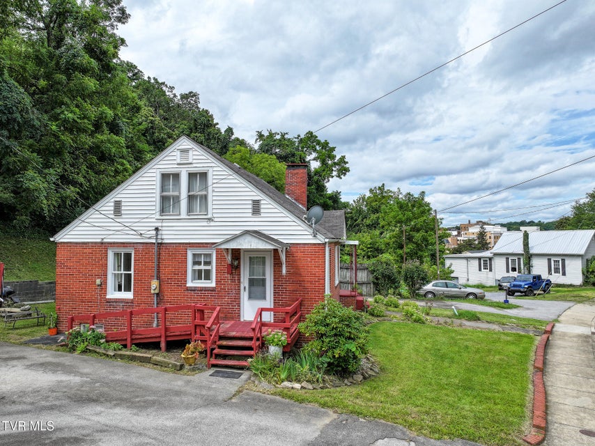 Photo #10: 324 Church Street