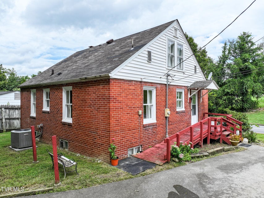 Photo #11: 324 Church Street