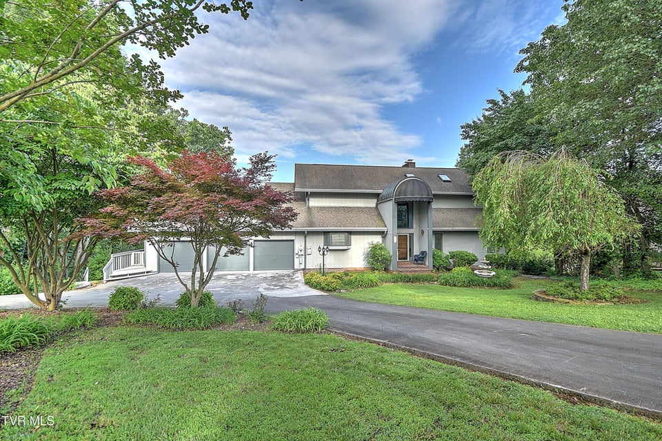 Photo #8: 312 Charlie Avenue