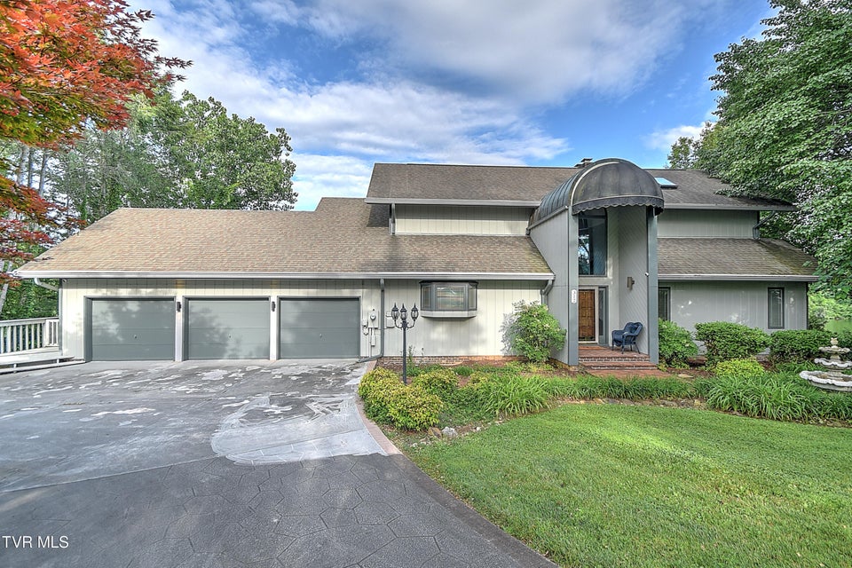 Photo #9: 312 Charlie Avenue