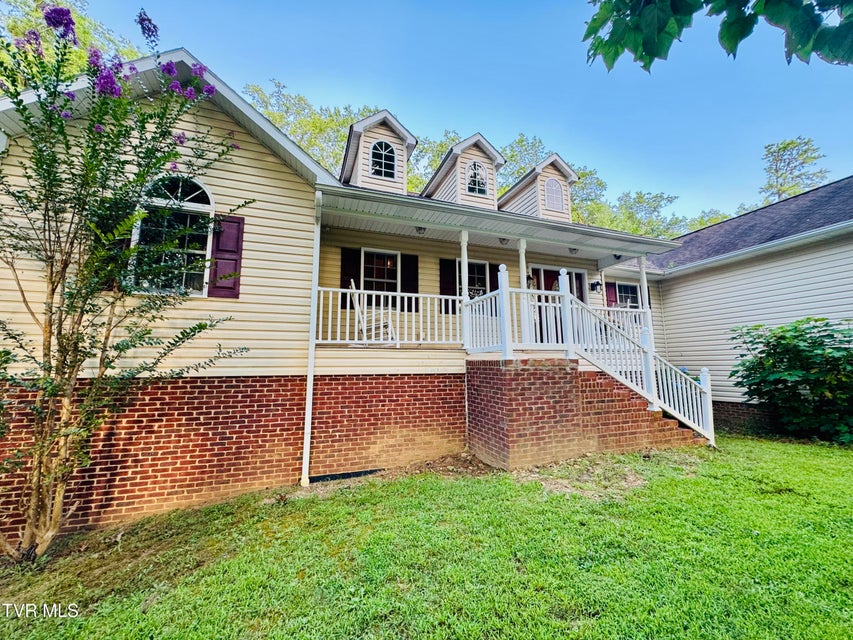 Photo #2: 116 Hasty Boulevard