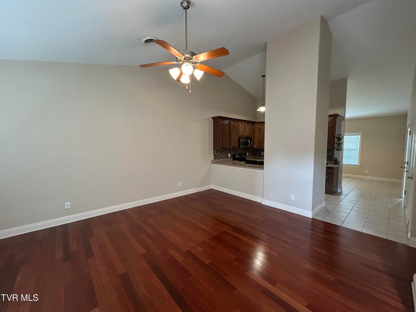 Photo #7: 123 Southridge Drive