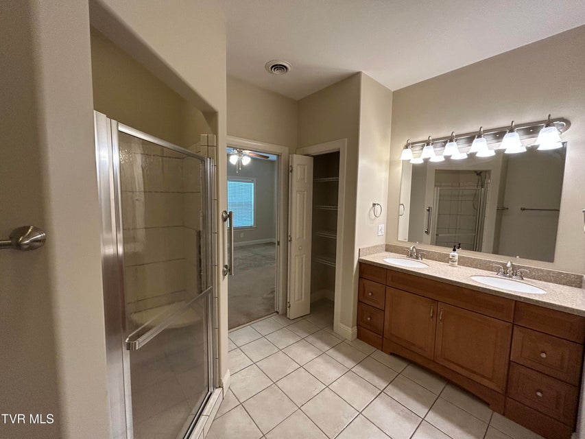 Photo #35: 123 Southridge Drive