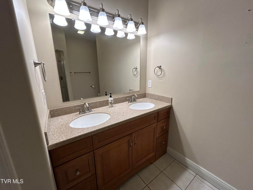 Photo #37: 123 Southridge Drive