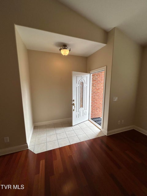 Photo #5: 123 Southridge Drive