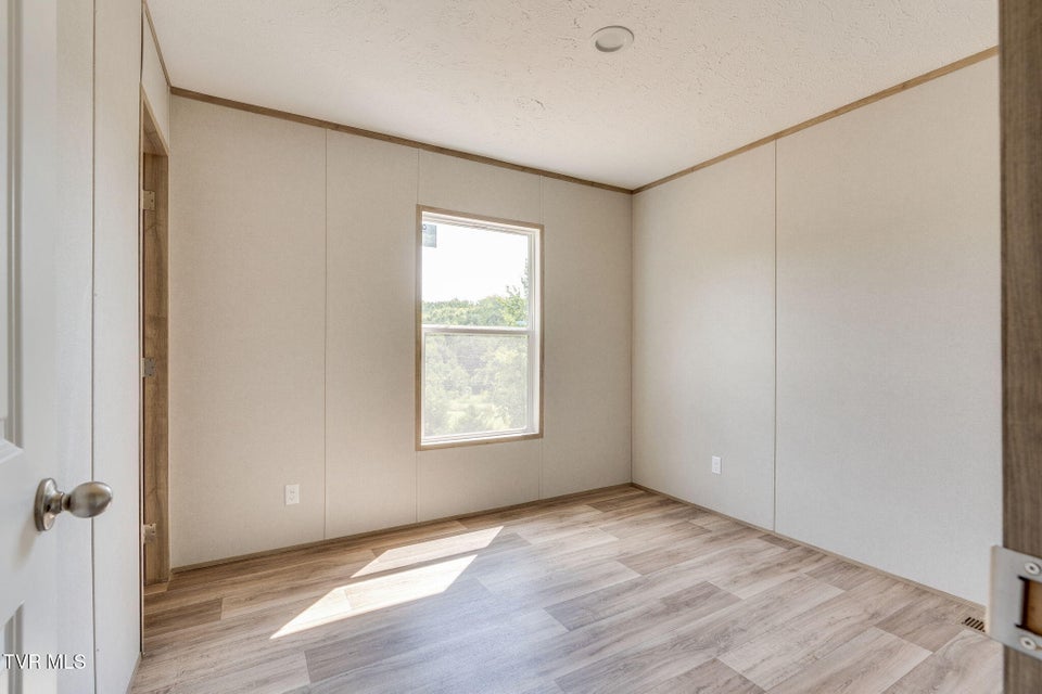 Photo #17: 2145 Oakwood Road