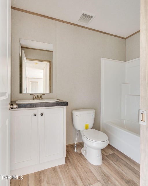 Photo #18: 2145 Oakwood Road