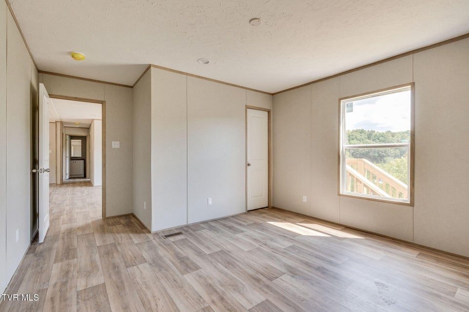 Photo #23: 2145 Oakwood Road