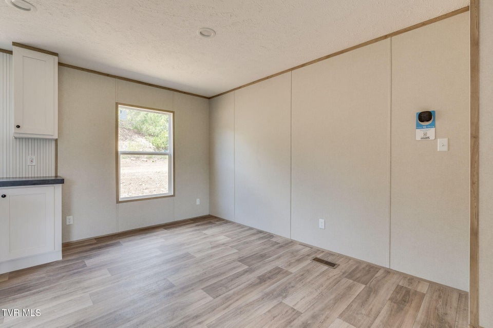 Photo #11: 2145 Oakwood Road