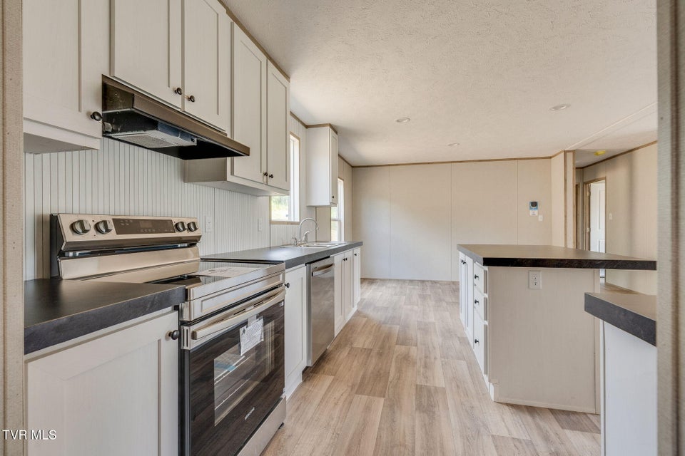 Photo #10: 2145 Oakwood Road