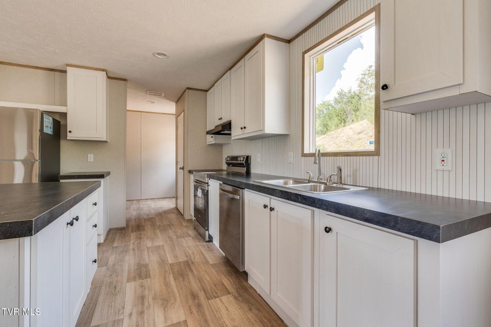 Photo #9: 2145 Oakwood Road