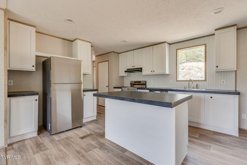 Photo #12: 2145 Oakwood Road