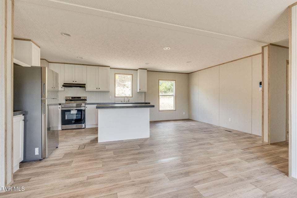 Photo #7: 2145 Oakwood Road
