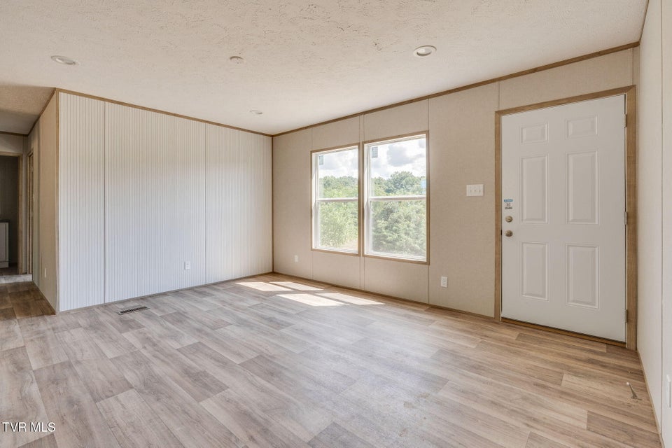 Photo #14: 2145 Oakwood Road