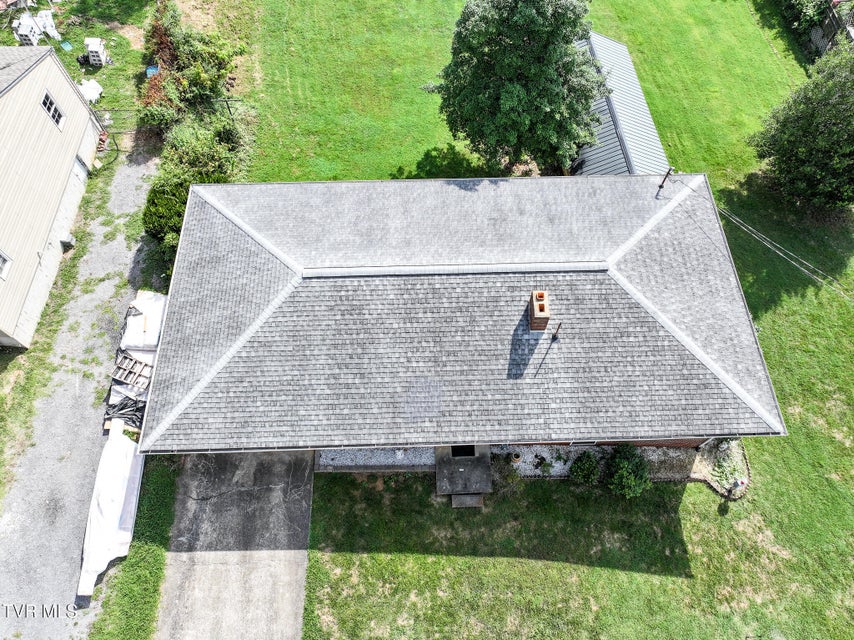 Photo #15: 400 Kaywood Avenue