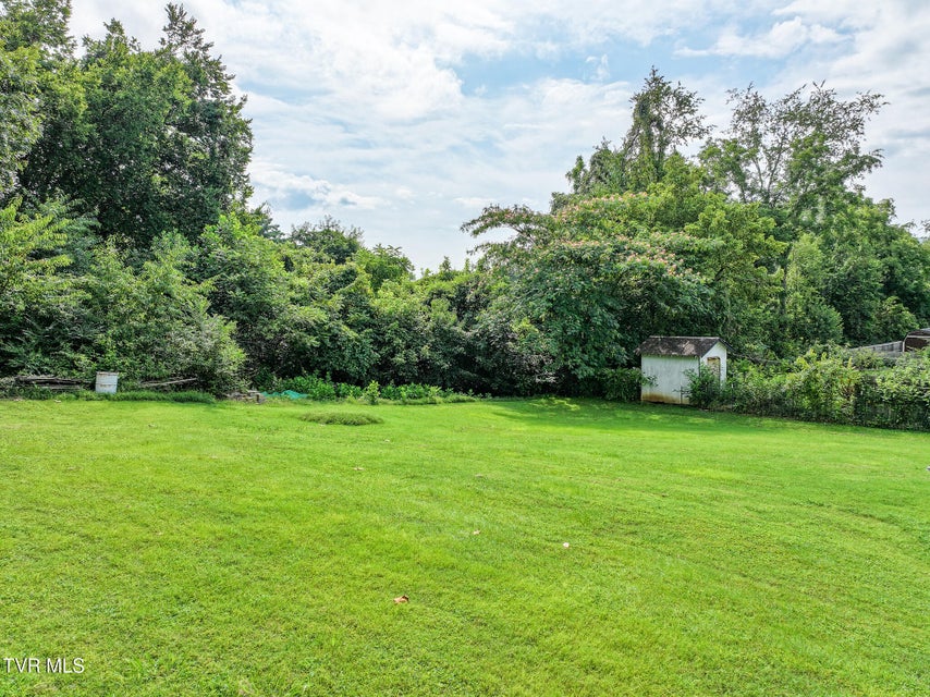 Photo #24: 400 Kaywood Avenue