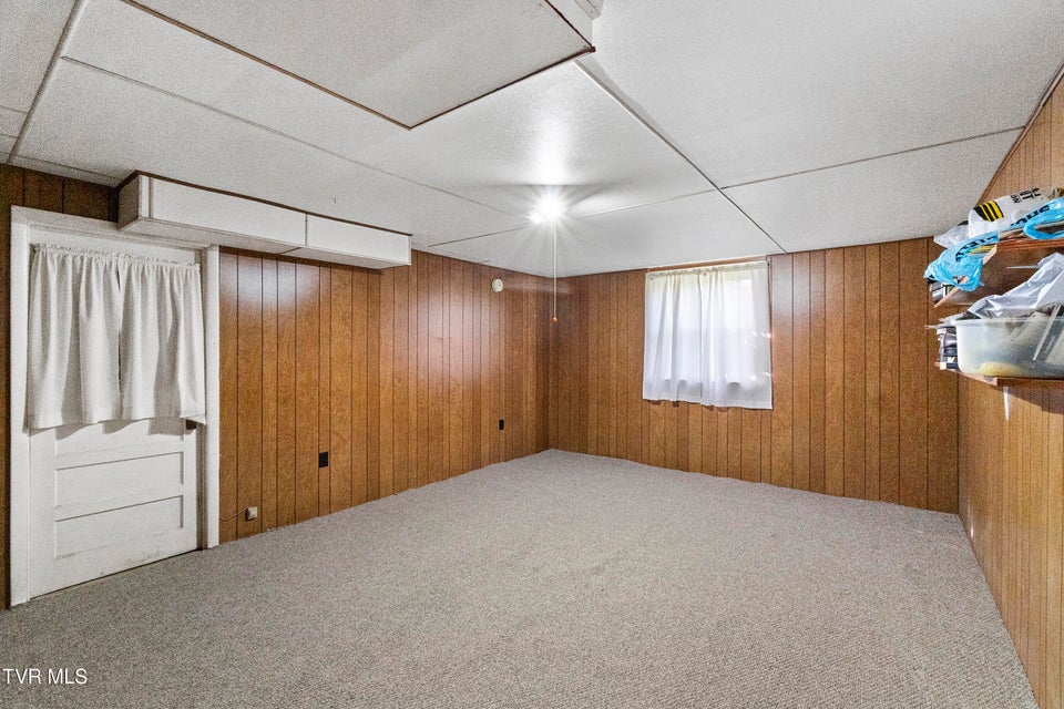 Photo #34: 400 Kaywood Avenue