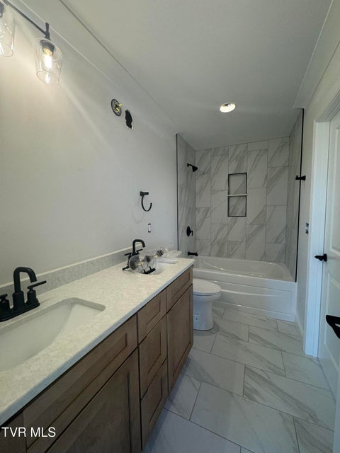 Photo #17: 104 Glaze Farm Way