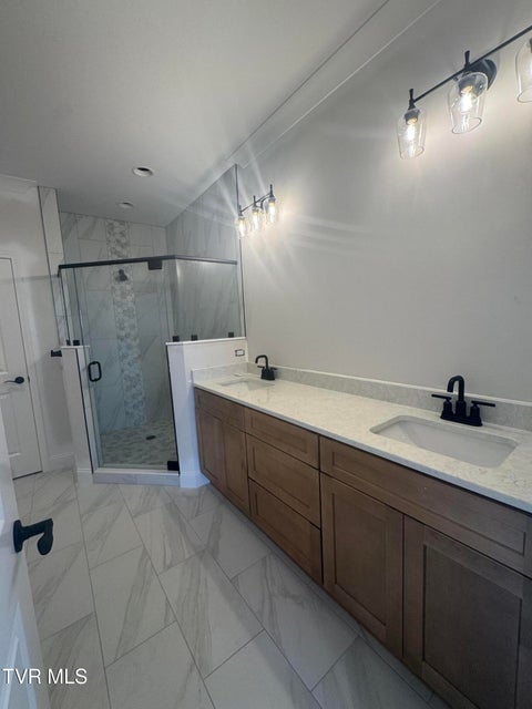 Photo #8: 104 Glaze Farm Way