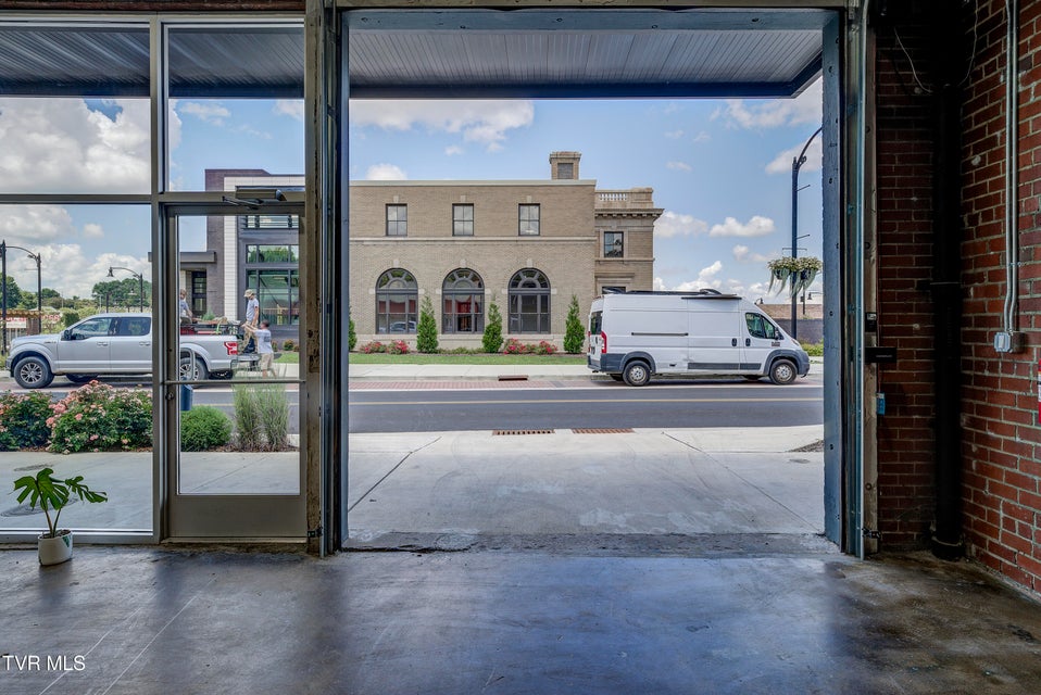 Photo #27: 331 Walnut Street