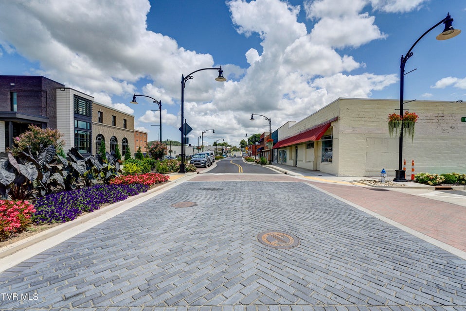Photo #14: 331 Walnut Street